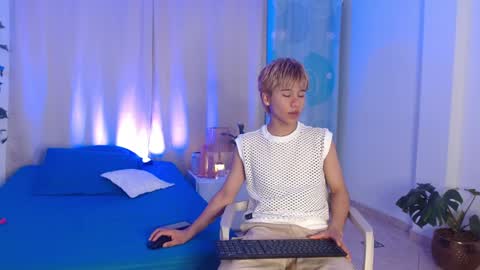 Tommy Foxboy online show from 01.04.25