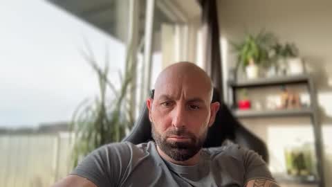 Snapshot of tommyx01 chatting on 03.08.26 Thomas Fit online show from 03.08.26