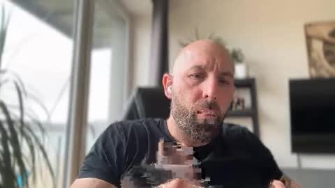 Snapshot of tommyx01 chatting on 03.12.26 Thomas Fit online show from 03.12.26