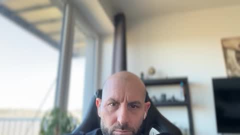 Snapshot of tommyx01 chatting on 04.08.26 Thomas Fit online show from 04.08.26