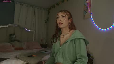 leyla  online show from 09.23.25