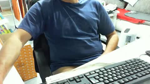 Tom online show from 10.04.25