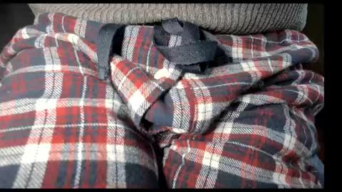 Snapshot of tomtotal chatting on 12.29.24 Tom online show from 12.29.24