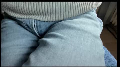 Snapshot of tomtotal chatting on 10.13.25 Tom online show from 10.13.25