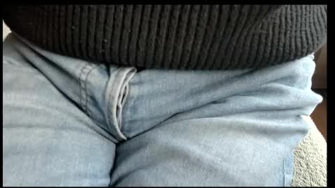 Snapshot of tomtotal chatting on 10.17.25 Tom online show from 10.17.25