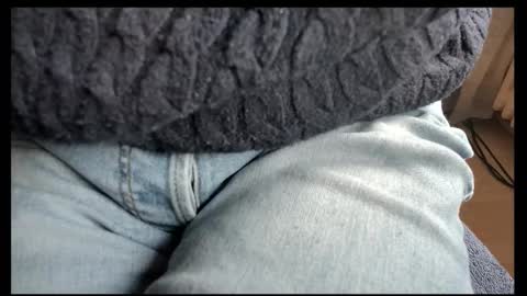 Snapshot of tomtotal chatting on 10.30.25 Tom online show from 10.30.25