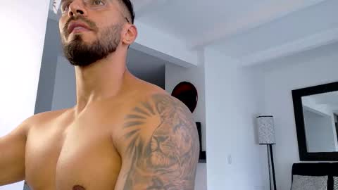 Snapshot of tony_muscle1 chatting on 02.22.26 tony muscle1 online show from 02.22.26