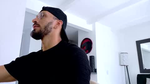 Snapshot of tony_muscle1 chatting on 03.23.26 tony muscle1 online show from 03.23.26