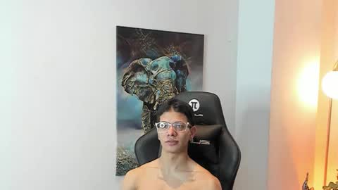 Snapshot of tony_petrov chatting on 10.23.25 tony_petrov online show from 10.23.25