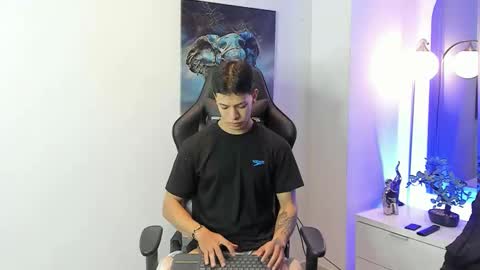 Snapshot of tony_petrov chatting on 11.02.25 tony_petrov online show from 11.02.25