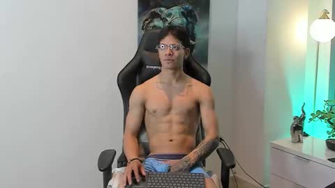 Snapshot of tony_petrov chatting on 11.06.25 tony_petrov online show from 11.06.25