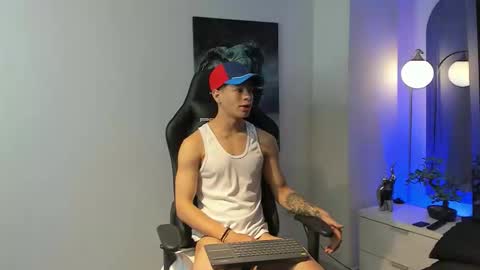 Snapshot of tony_petrov chatting on 11.24.25 tony_petrov online show from 11.24.25