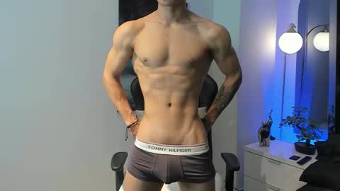 Snapshot of tony_petrov chatting on 11.25.25 tony_petrov online show from 11.25.25