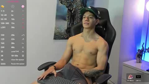 Snapshot of tony_petrov chatting on 12.19.25 tony_petrov online show from 12.19.25