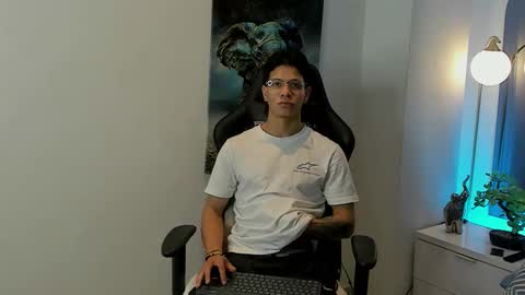 Snapshot of tony_petrov chatting on 01.09.26 tony_petrov online show from 01.09.26