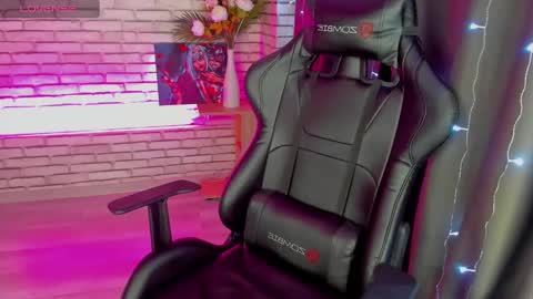 tonya_gray online show from 12.22.24