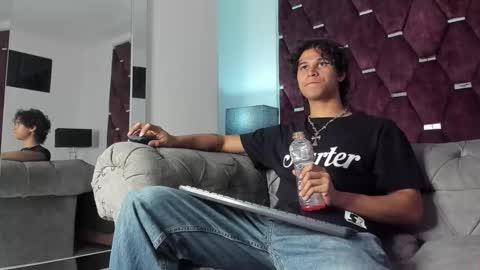 Snapshot of tonybenedetti chatting on 02.15.26 Tony Benedetti online show from 02.15.26