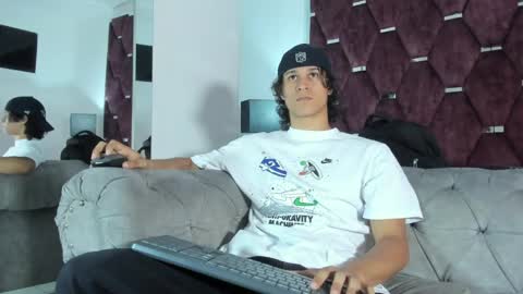 Snapshot of tonybenedetti chatting on 04.10.26 Tony Benedetti online show from 04.10.26