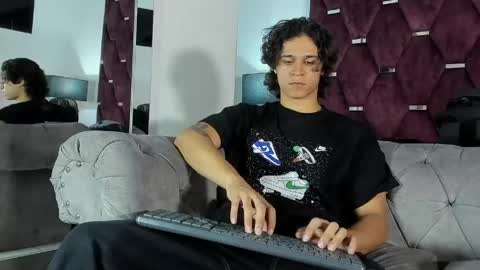 Snapshot of tonybenedetti chatting on 04.16.26 Tony Benedetti online show from 04.16.26