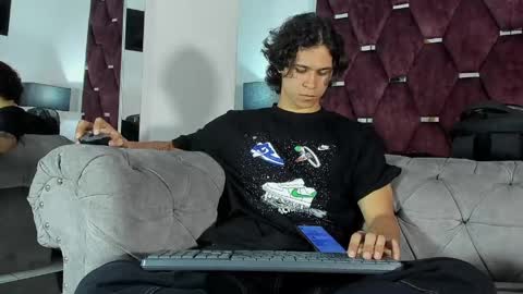 Snapshot of tonybenedetti chatting on 04.16.26 Tony Benedetti online show from 04.16.26