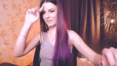 Snapshot of too_beautiful chatting on 12.24.24 Elizabeth online show from 12.24.24