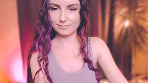 Snapshot of too_beautiful chatting on 12.27.24 Elizabeth online show from 12.27.24