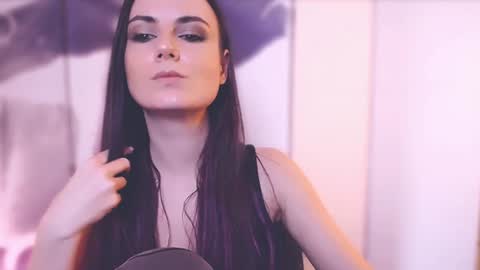 Snapshot of too_beautiful chatting on 01.19.25 Elizabeth online show from 01.19.25