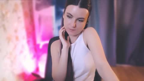 Snapshot of too_beautiful chatting on 03.12.25 Elizabeth online show from 03.12.25