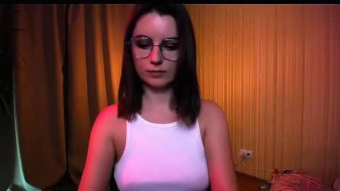 Snapshot of too_beautiful chatting on 11.26.25 Elizabeth online show from 11.26.25