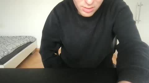 Snapshot of toohottobetrue21 chatting on 10.04.25 Max online show from 10.04.25