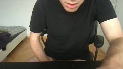 Snapshot of toohottobetrue21 chatting on 11.06.25 Max online show from 11.06.25