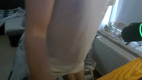 toohugeandstonedxoxo online show from 03.08.26