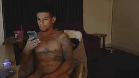 Snapshot of toomuchsmoke chatting on 12.19.24 toomuchsmoke online show from 12.19.24