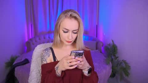 Snapshot of top_grace chatting on 11.16.25 top_grace online show from 11.16.25