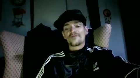 Snapshot of topdogintraining93 chatting on 10.07.25 SagMeOreduceMe online show from 10.07.25