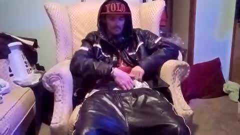 Snapshot of topdogintraining93 chatting on 10.22.25 SagMeOreduceMe online show from 10.22.25