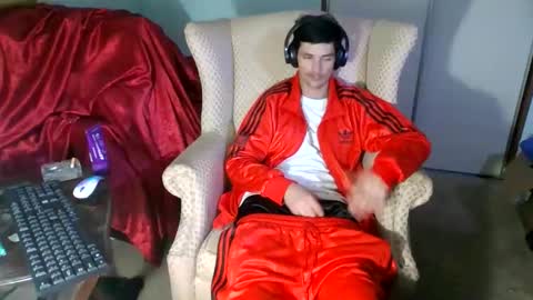 Snapshot of topdogintraining93 chatting on 10.30.25 SagMeOreduceMe online show from 10.30.25