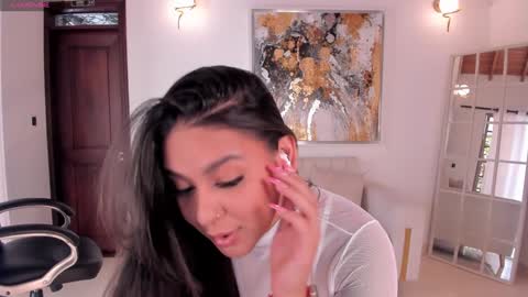 Tori Cross online show from 02.01.25