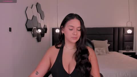 Tori Cross online show from 03.10.25