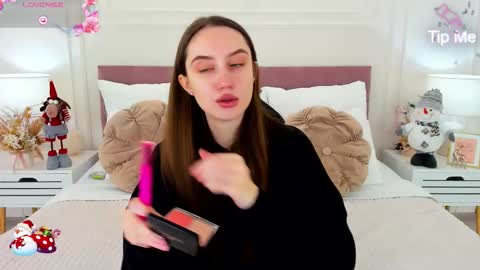 Tori online show from 12.14.25