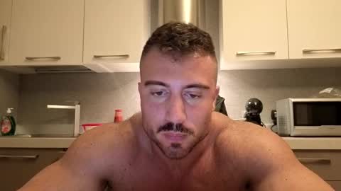 Snapshot of toro_arrapato chatting on 11.02.25 toro_arrapato online show from 11.02.25