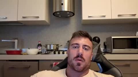 Snapshot of toro_arrapato chatting on 11.05.25 toro_arrapato online show from 11.05.25