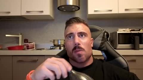 Snapshot of toro_arrapato chatting on 11.10.25 toro_arrapato online show from 11.10.25