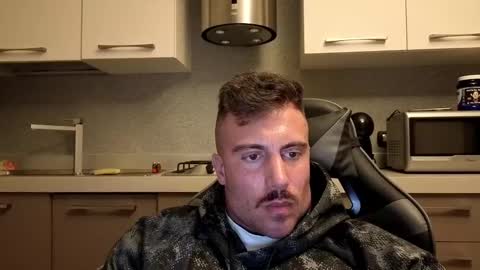 Snapshot of toro_arrapato chatting on 11.24.25 toro_arrapato online show from 11.24.25