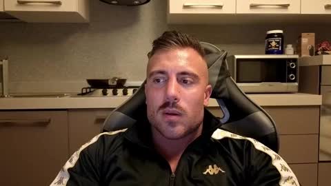 Snapshot of toro_arrapato chatting on 11.28.25 toro_arrapato online show from 11.28.25