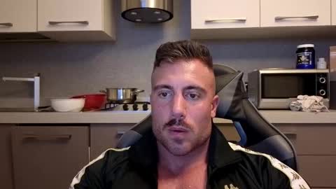 Snapshot of toro_arrapato chatting on 11.30.25 toro_arrapato online show from 11.30.25