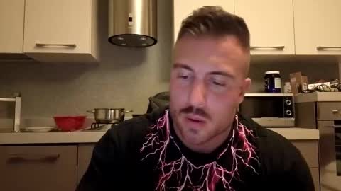 Snapshot of toro_arrapato chatting on 12.01.25 toro_arrapato online show from 12.01.25