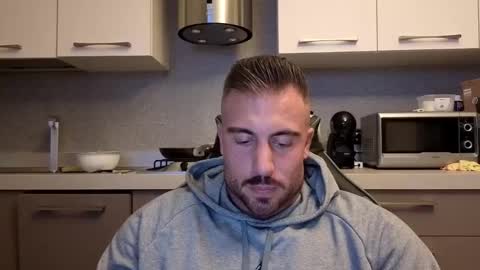 Snapshot of toro_arrapato chatting on 12.04.25 toro_arrapato online show from 12.04.25