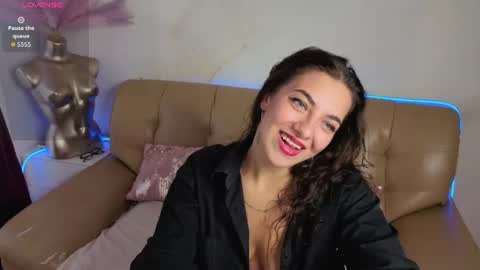 Snapshot of tory_vixen chatting on 07.17.26 Victoria online show from 07.17.26