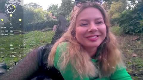 Snapshot of totally_spy chatting on 09.18.25 Madam Viktoria Vacation in Portugal 2811 - 0412 online show from 09.18.25